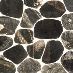 Kamień polny cięty – plastry brukowe czarno-szare